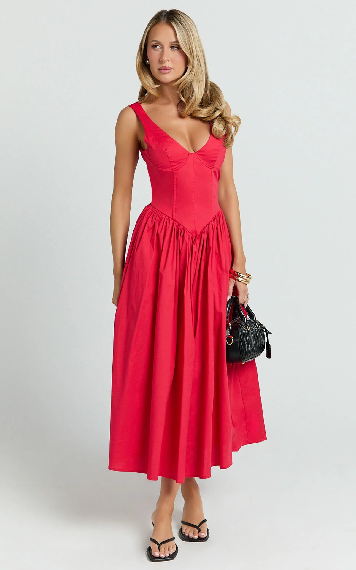 Scoop Neck Drop V Waist Gathered Skirt Dress in Red