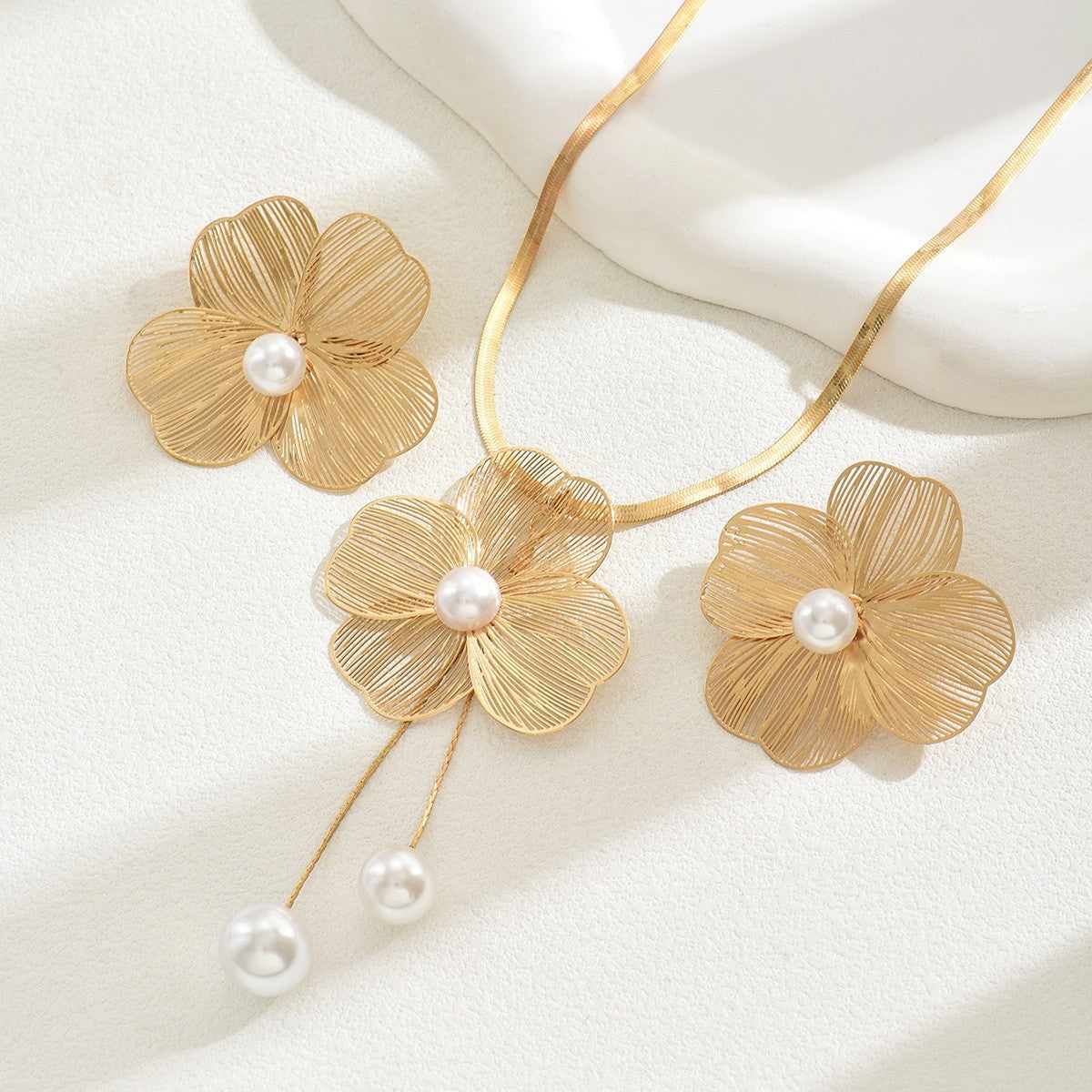 3 Piece Flower Pearl Earrings & Necklace Set