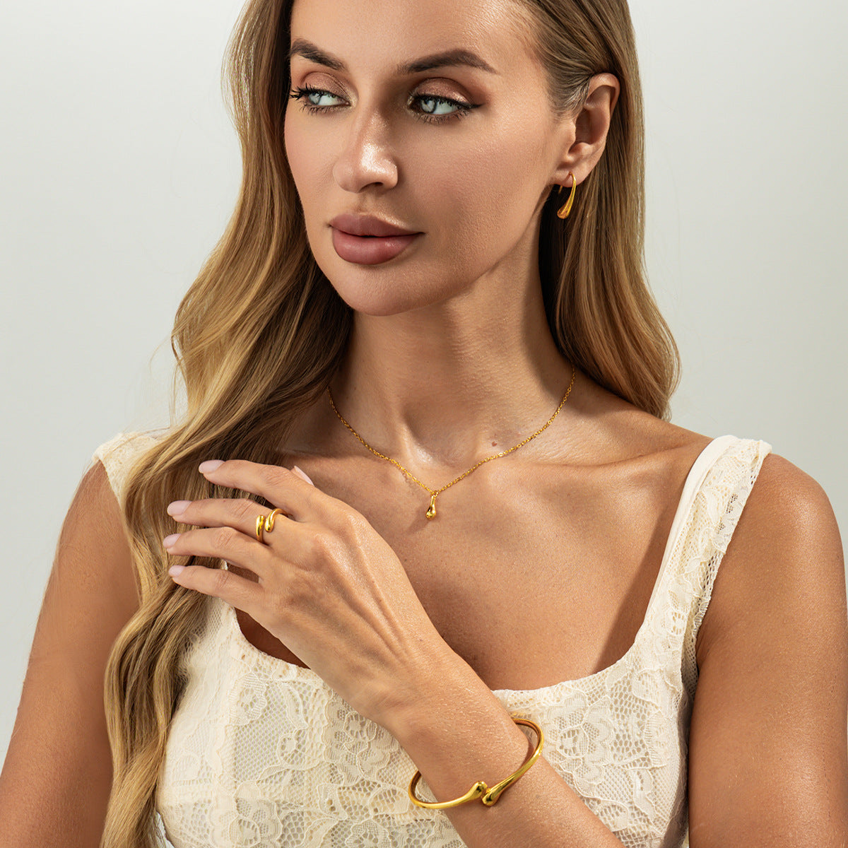 5 Piece Teardrop Pendant Bracelet Ring Earrings Necklace Set