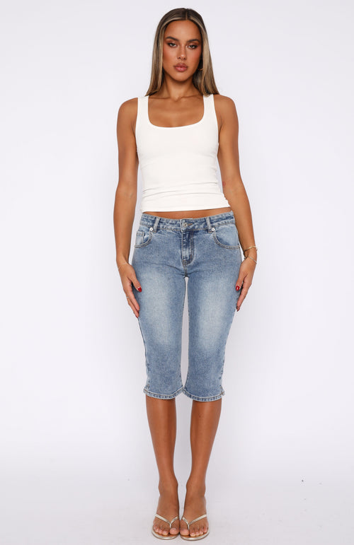 Annie Low Rise Capri Jeans Vintage Light Blue Wash