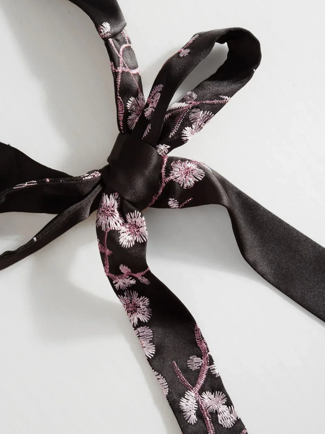 Halter V-Neck Knotted Floral Embroidery Top